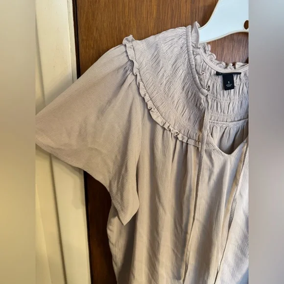 EUC tan/camel colored short sleeve top by Torrid, size 1 (14-16) - Picture 7 of 13